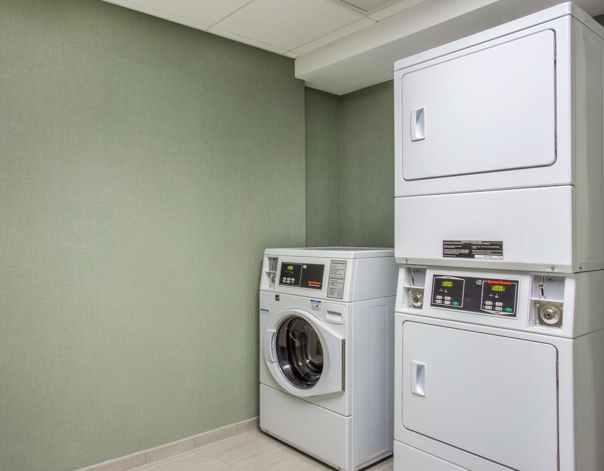 Hampton Inn & Suites Yonkers - Westchester Extérieur photo