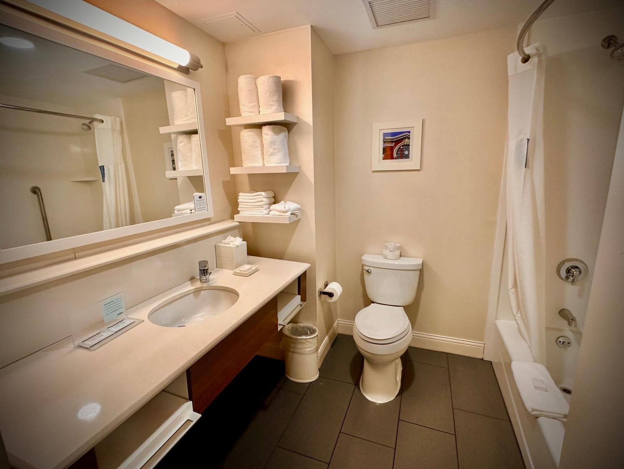 Hampton Inn & Suites Yonkers - Westchester Extérieur photo