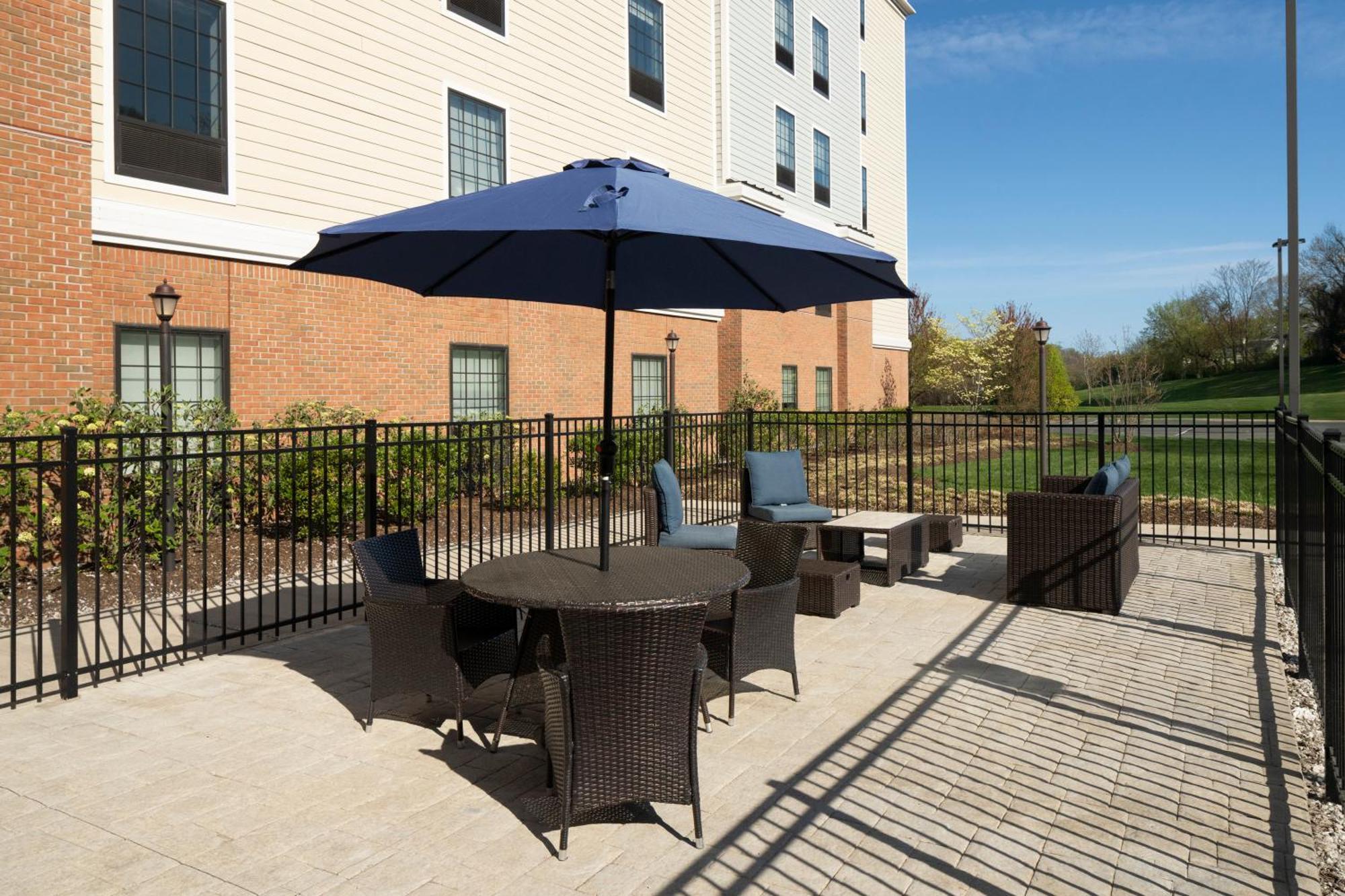 Hampton Inn & Suites Yonkers - Westchester Extérieur photo